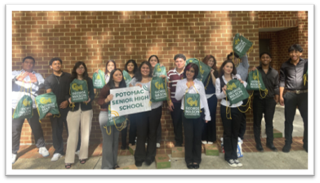 image of students attending college field trip